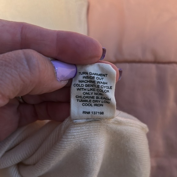 Marled Cream Sleeveless Women's Top - Picture 7 of 10